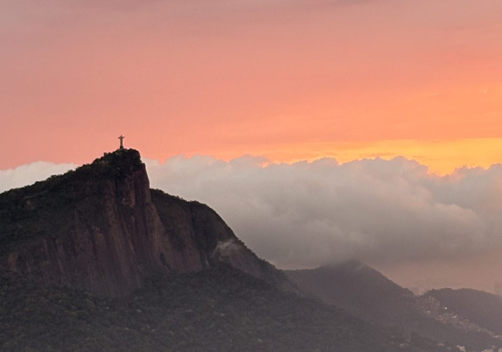 Amanecer en Morro Dois Irmãos (Sendero)
