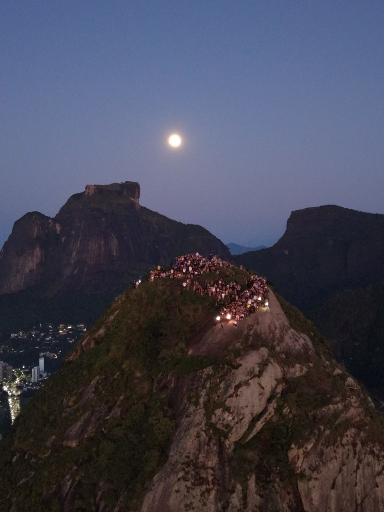Amanecer en Morro Dois Irmãos (Sendero)